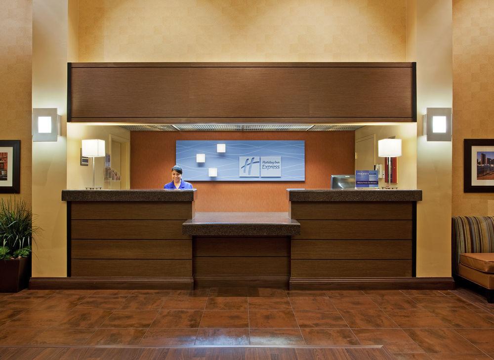 Holiday Inn Express Hotel & Suites Belmont By Ihg Exteriér fotografie