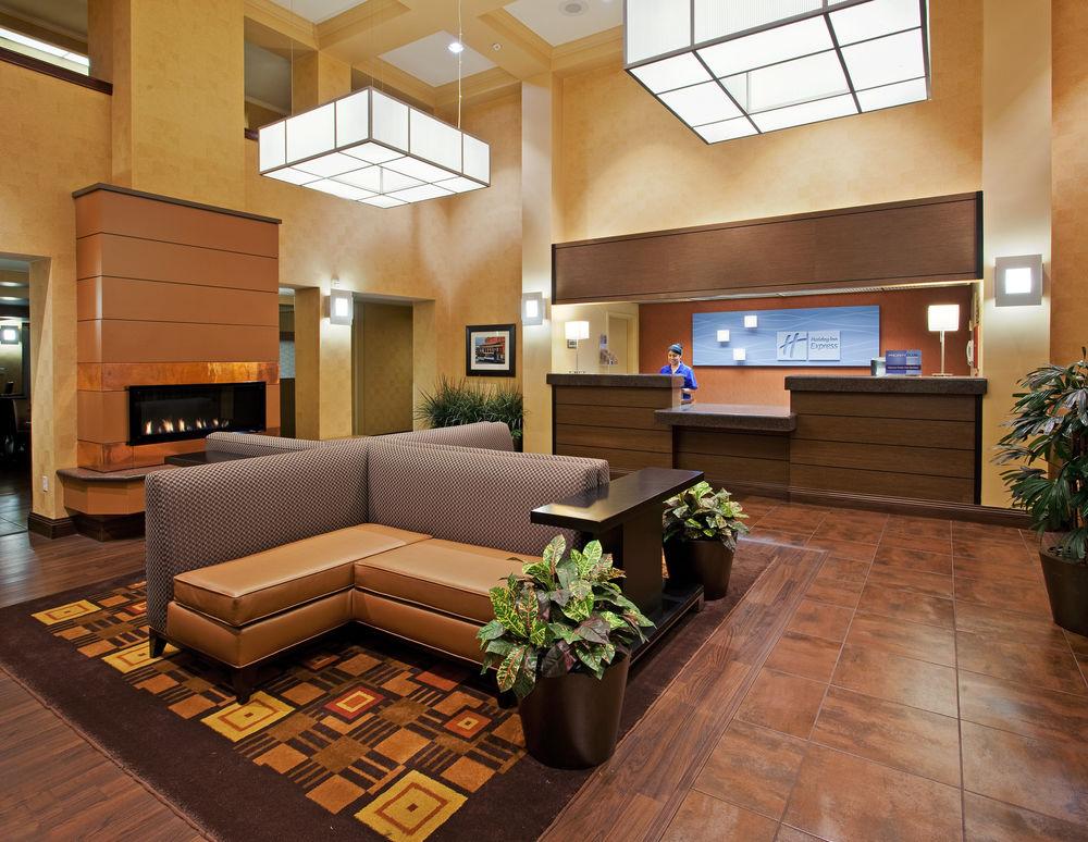 Holiday Inn Express Hotel & Suites Belmont By Ihg Exteriér fotografie