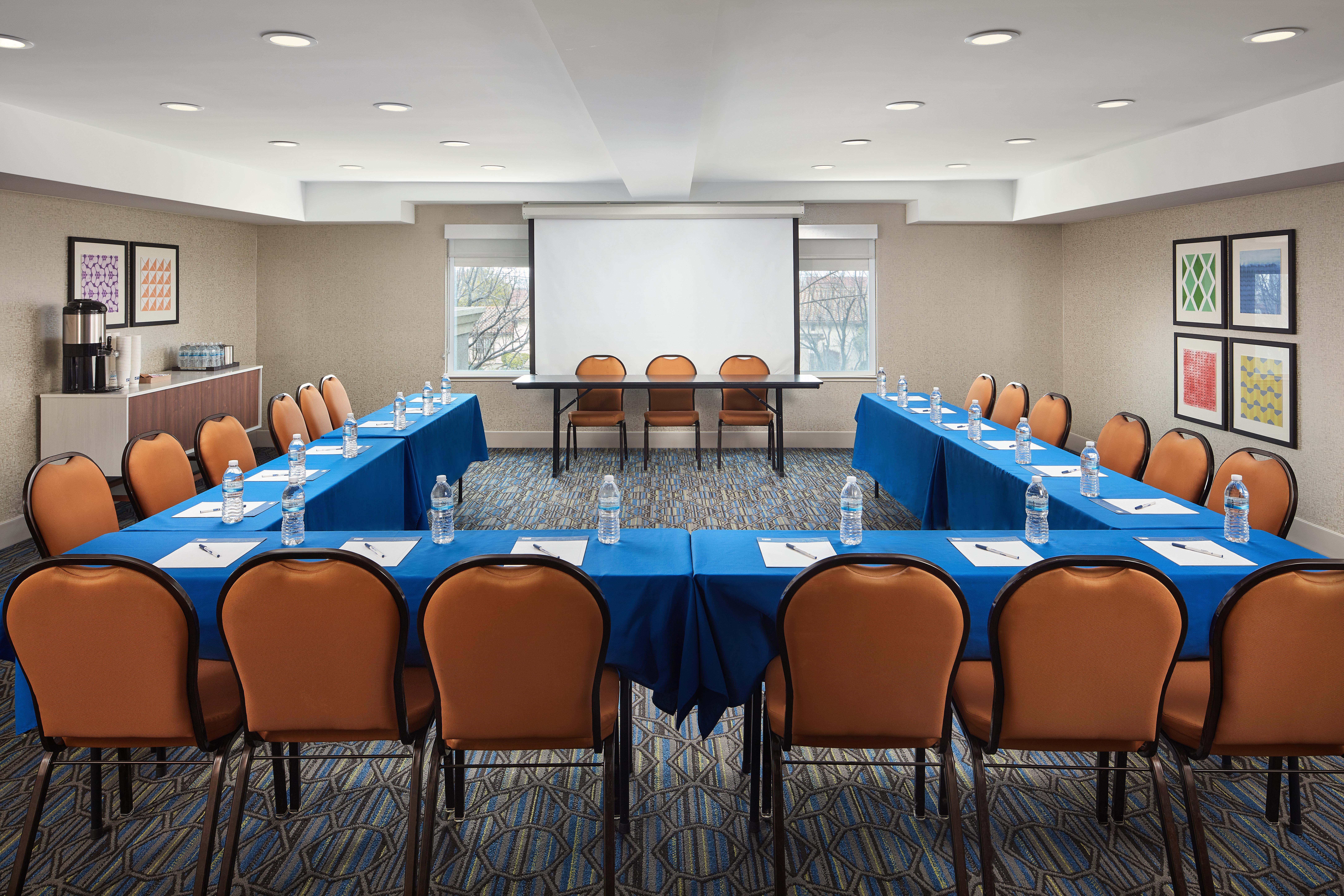 Holiday Inn Express Hotel & Suites Belmont By Ihg Exteriér fotografie