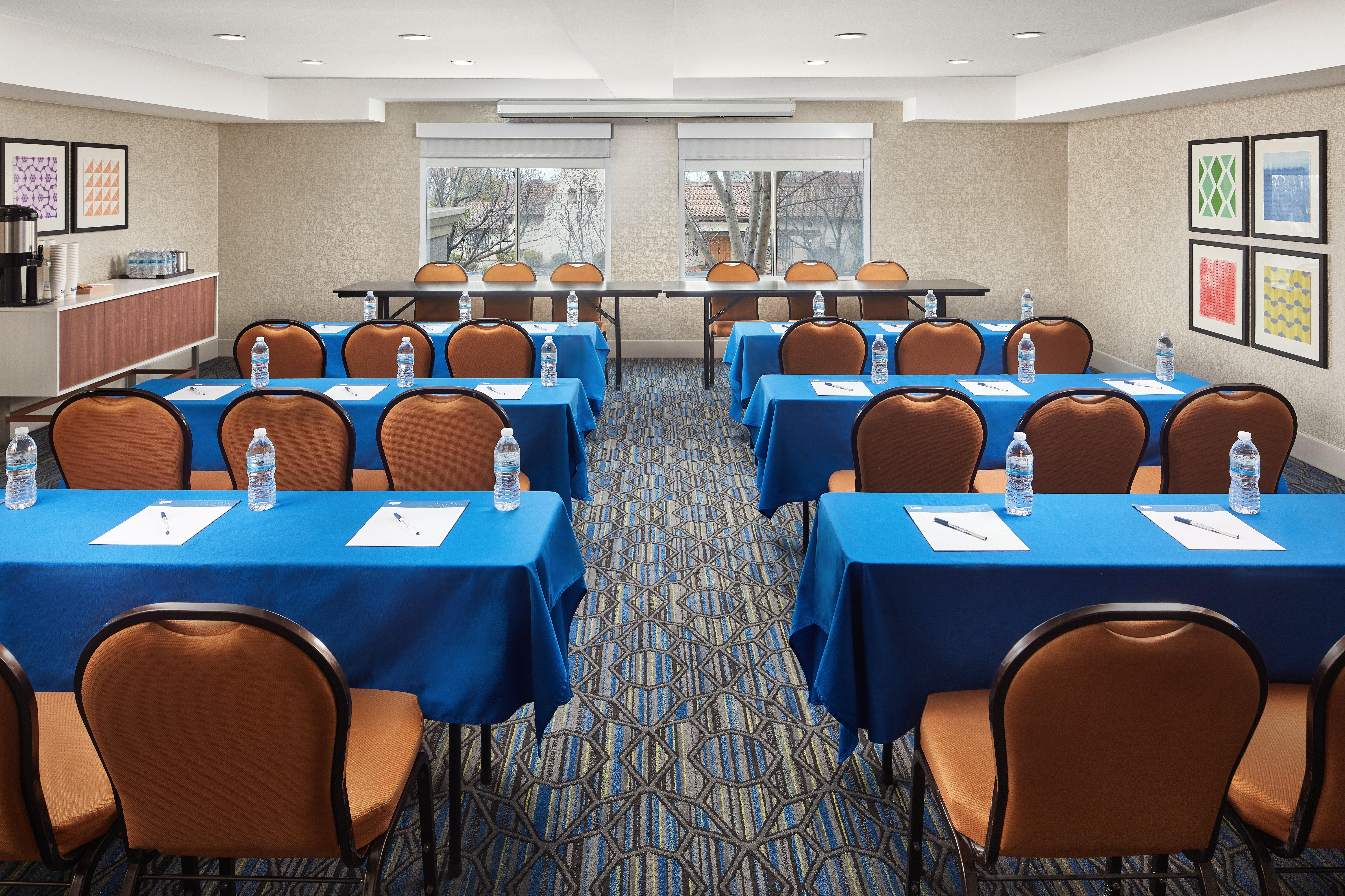 Holiday Inn Express Hotel & Suites Belmont By Ihg Exteriér fotografie