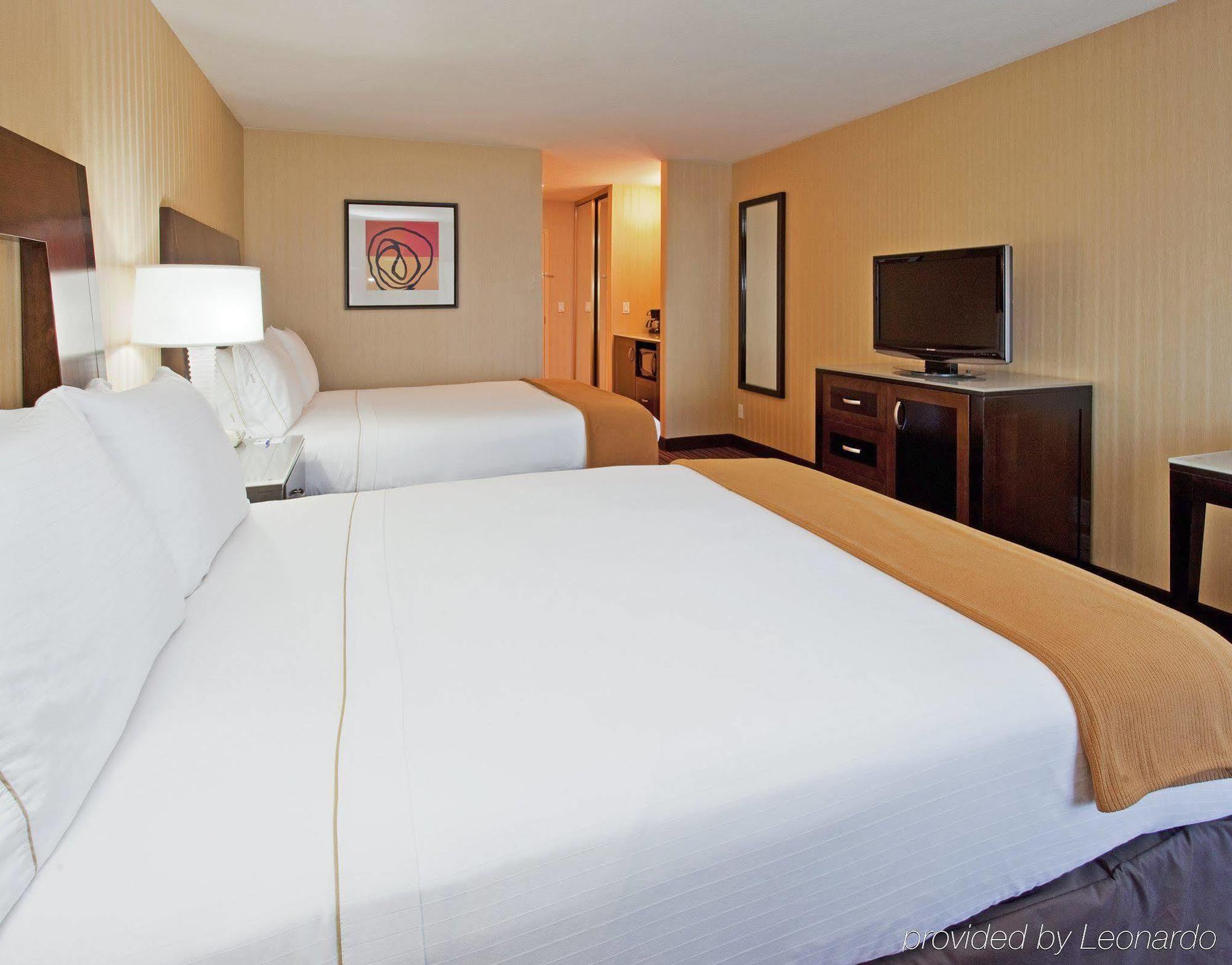 Holiday Inn Express Hotel & Suites Belmont By Ihg Pokoj fotografie