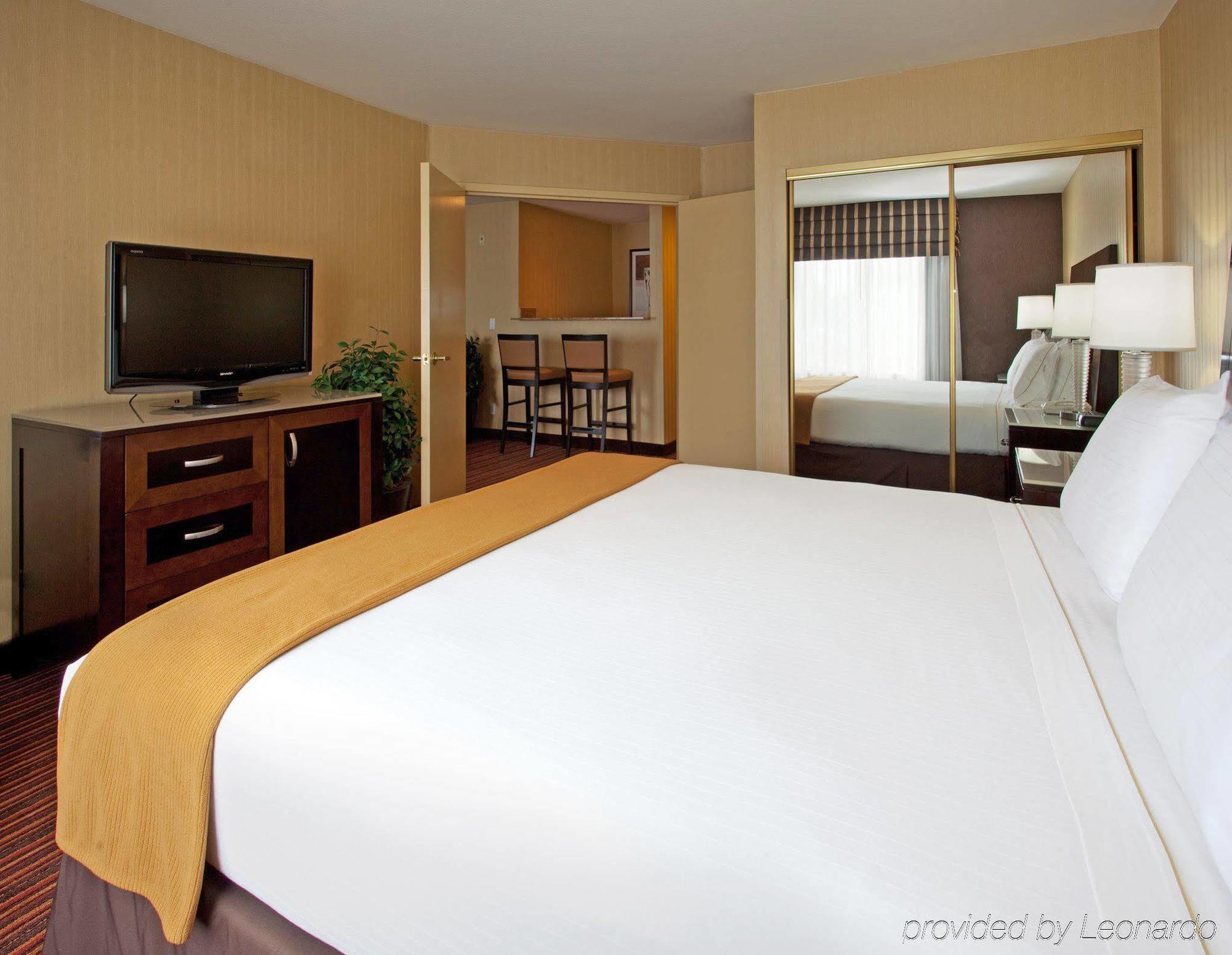 Holiday Inn Express Hotel & Suites Belmont By Ihg Exteriér fotografie