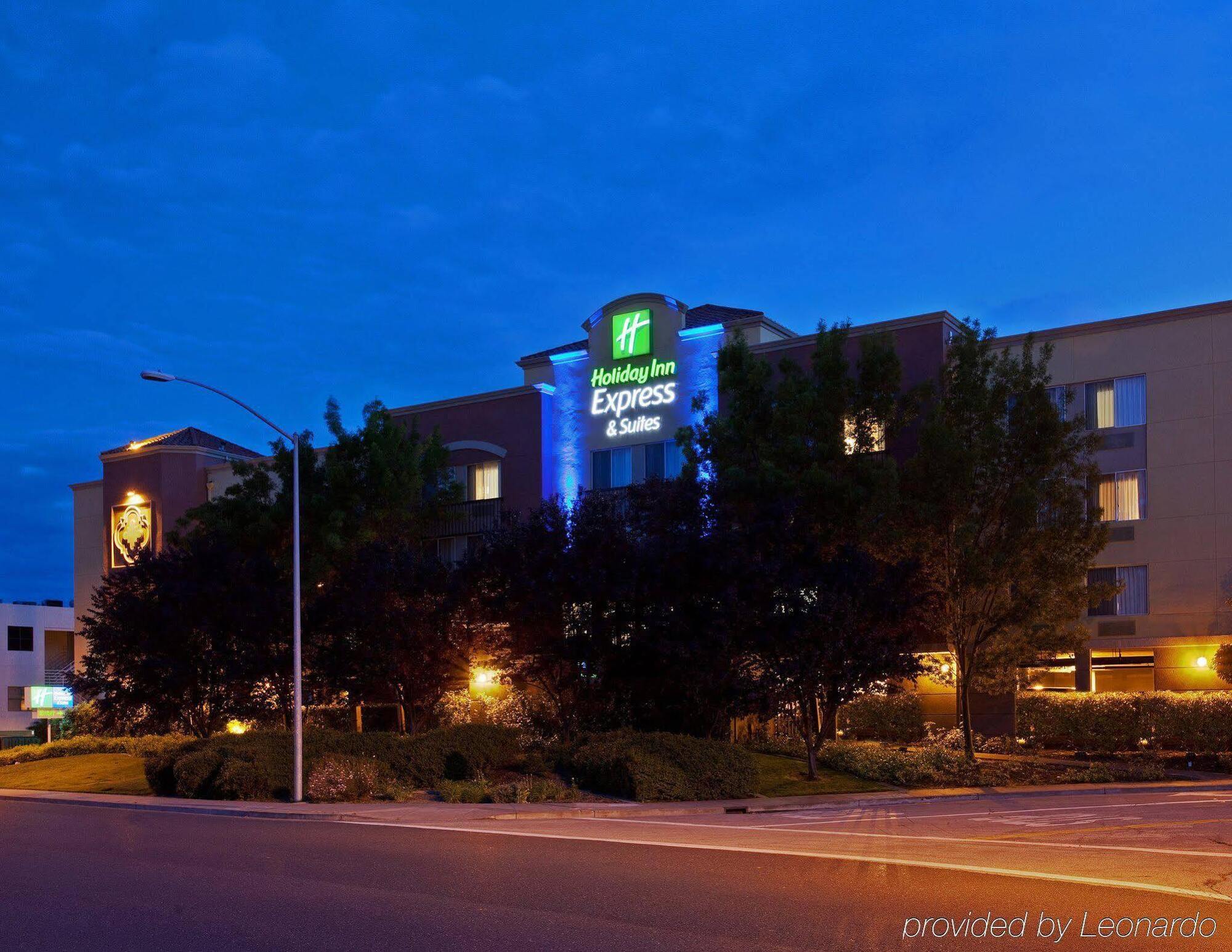 Holiday Inn Express Hotel & Suites Belmont By Ihg Exteriér fotografie
